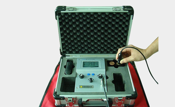 Conductivity tester